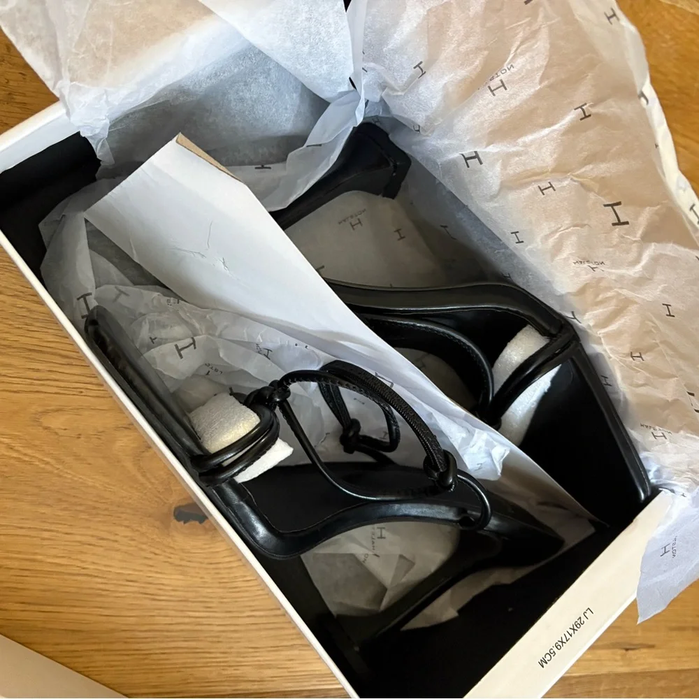 H by Halston NIB Picasso Black Strappy Heel Dress Sandal size 10